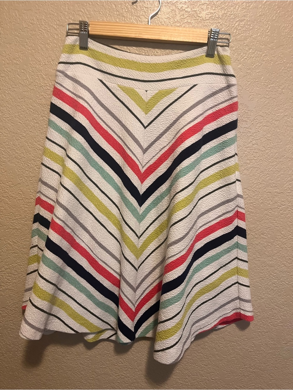 Maeve By Anthropologie White Multicolor Chevron Stripe Mid Length Skirt Size XS